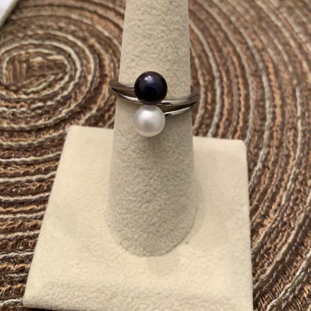 Vantel pearls double Pearl ring size 7